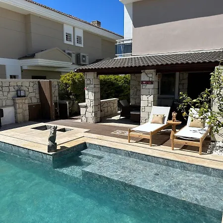 Eos Villa *