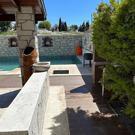 Eos Villa